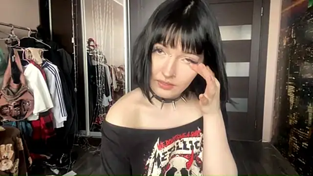 virusDoll online show from May 6, 2026, 11:48 am