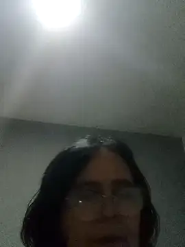 PienCanela online show from April 28, 2026, 2:27 am