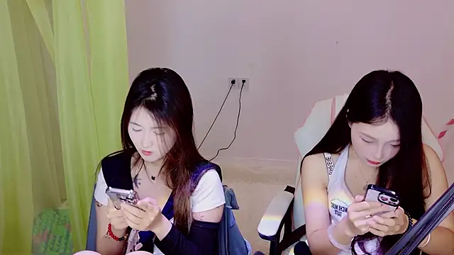 Snapshot of Xiongchumo1120 chatting on May 25, 2026, 3:23 am Xiongchumo1120 online show from May 25, 2026, 3:23 am