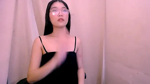 hugecock cali online show from May 12, 2026, 1:25 am