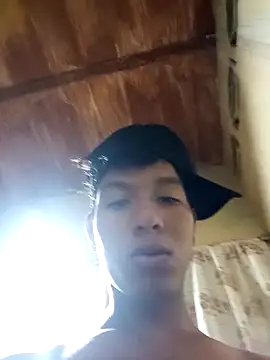 Snapshot of Esneider_boy chatting on April 13, 2026, 4:29 am Esneider boy online show from April 13, 2026, 4:29 am