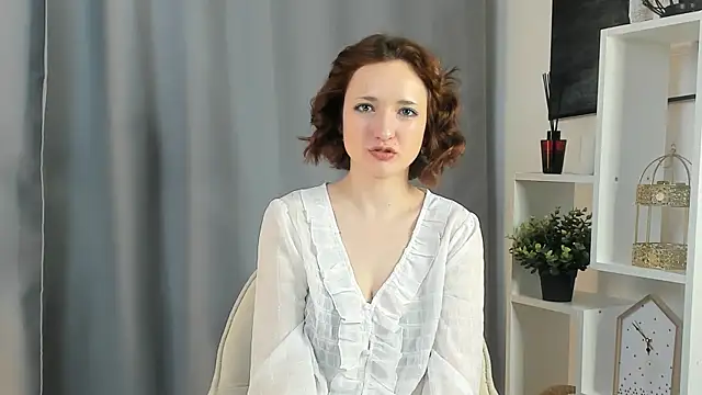 Snapshot of EvieEacho chatting on April 12, 2026, 12:21 pm EvieEacho online show from April 12, 2026, 12:21 pm