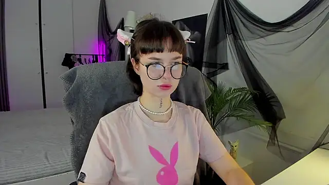 RisoSweet online show from June 8, 2026, 8:20 pm