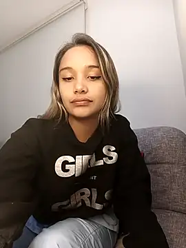 Snapshot of Miss_Taniac chatting on April 14, 2026, 1:33 am Miss Taniac online show from April 14, 2026, 1:33 am