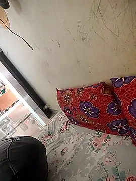 nishaslutty online show from April 12, 2026, 9:58 am