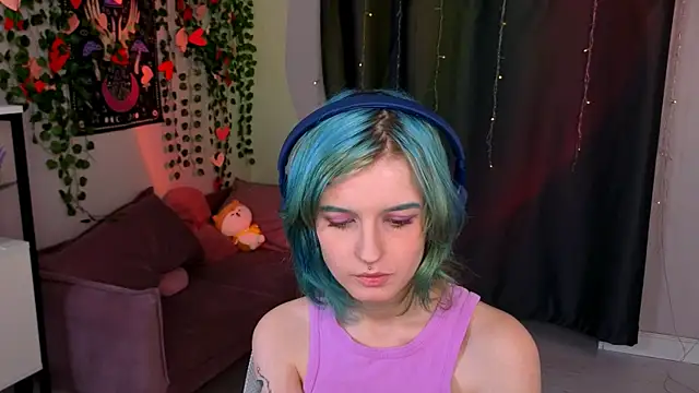 NikaBabyX online show from April 12, 2026, 1:16 pm