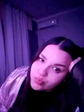 Snapshot of estrell4 chatting on May 27, 2026, 3:03 am estrell4 online show from May 27, 2026, 3:03 am