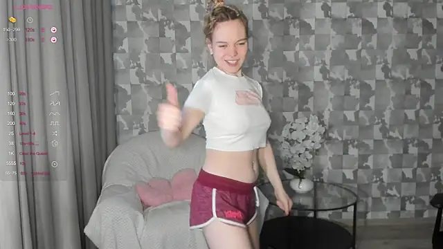 Anna Delon online show from May 31, 2026, 4:36 pm