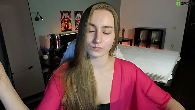 Snapshot of Your_Emily25 chatting on April 21, 2026, 7:47 am Your Emily25 online show from April 21, 2026, 7:47 am