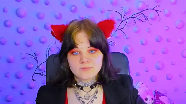 nikki kiss  online show from April 29, 2026, 8:51 am