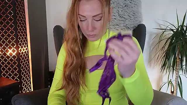 Sharon Red online show from October 31, 2025, 11:33 am