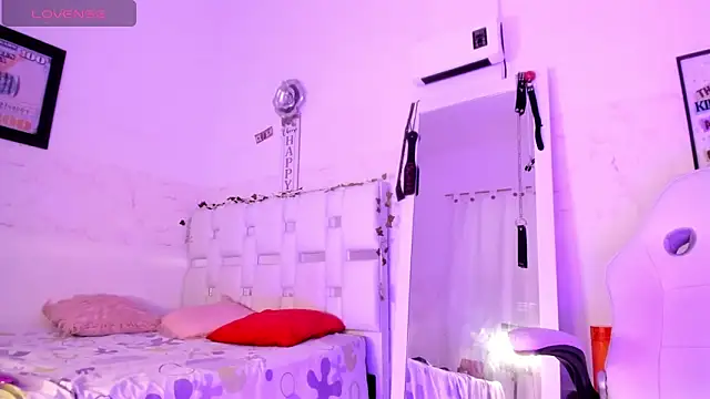 LiilithNyx online show from May 19, 2026, 6:03 pm