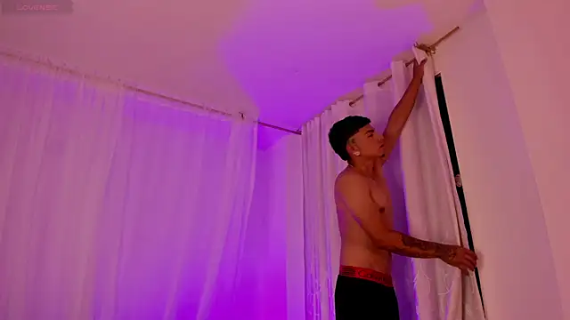 Thiago teenboy66 online show from April 18, 2026, 3:54 am