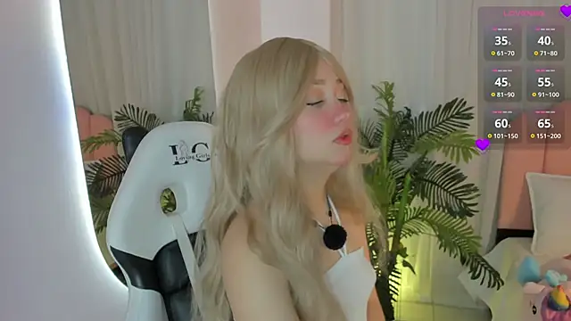 Snapshot of sweett_fire chatting on May 6, 2026, 5:29 pm sweett fire online show from May 6, 2026, 5:29 pm