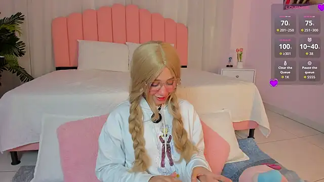 Snapshot of sweett_fire chatting on May 9, 2026, 5:40 pm sweett fire online show from May 9, 2026, 5:40 pm