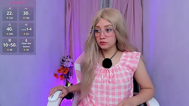 Snapshot of sweett_fire chatting on June 5, 2026, 7:52 pm sweett fire online show from June 5, 2026, 7:52 pm