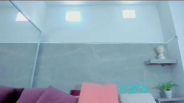 Kitty Dream01 online show from April 20, 2026, 7:48 pm