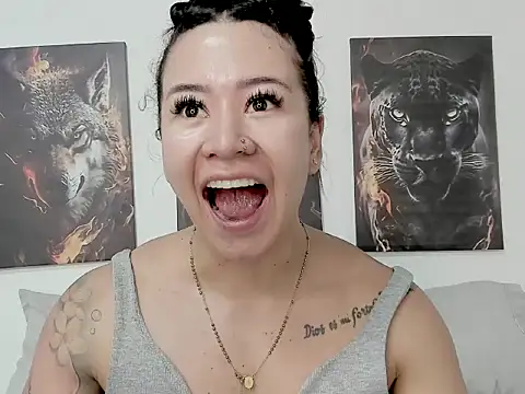 Snapshot of AngelMartinss chatting on April 14, 2026, 4:35 pm AngelMartinss online show from April 14, 2026, 4:35 pm