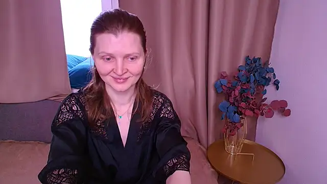Liza  Evans online show from April 25, 2026, 2:14 am