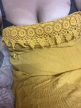 classic  girl  online show from April 17, 2026, 8:39 am