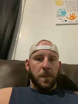 phattyluv89 online show from April 25, 2026, 2:14 am