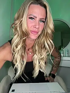 Savannah Rae online show from May 1, 2026, 7:29 pm