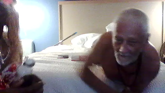 Snapshot of Dicksee_Left chatting on May 2, 2026, 11:43 pm Dicksee Left online show from May 2, 2026, 11:43 pm