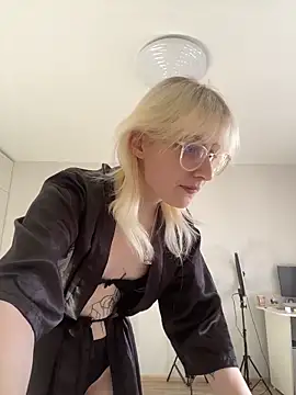 Blondie Picxel   online show from April 23, 2026, 1:02 pm