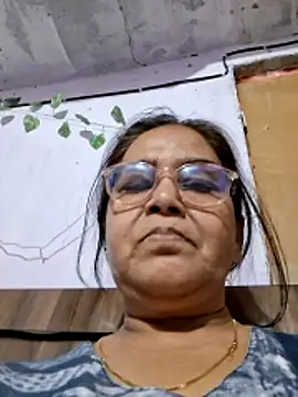 Shalini3456 online show from April 24, 2026, 8:28 am