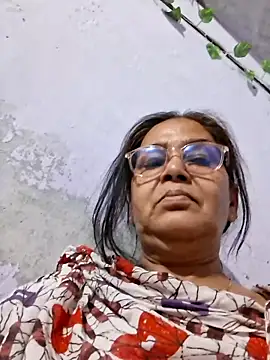 Shalini3456 online show from April 29, 2026, 8:29 am