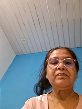 Shalini3456 online show from May 9, 2026, 4:01 pm