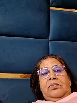 Shalini3456 online show from May 10, 2026, 4:12 pm
