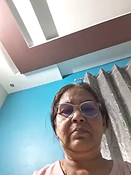 Shalini3456 online show from May 11, 2026, 5:43 pm
