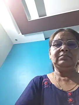 Shalini3456 online show from May 12, 2026, 7:16 am