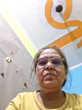 Shalini3456 online show from May 13, 2026, 7:00 pm
