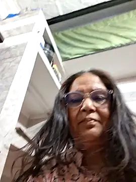 Shalini3456 online show from May 15, 2026, 6:42 am