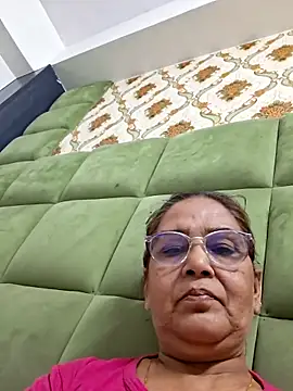 Shalini3456 online show from May 16, 2026, 10:47 am