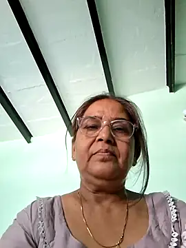 Shalini3456 online show from May 20, 2026, 7:36 am