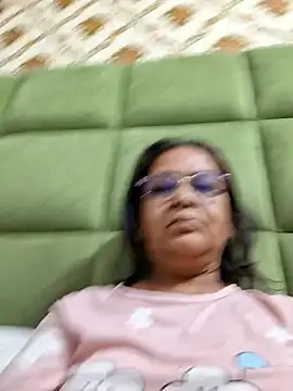 Shalini3456 online show from May 21, 2026, 10:28 pm