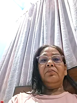 Shalini3456 online show from May 24, 2026, 4:17 am