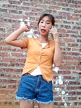 Elena Mia online show from May 25, 2026, 1:33 am