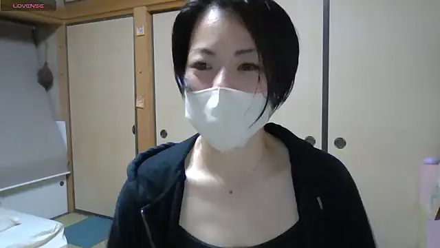 rin2432 online show from May 7, 2026, 2:33 pm