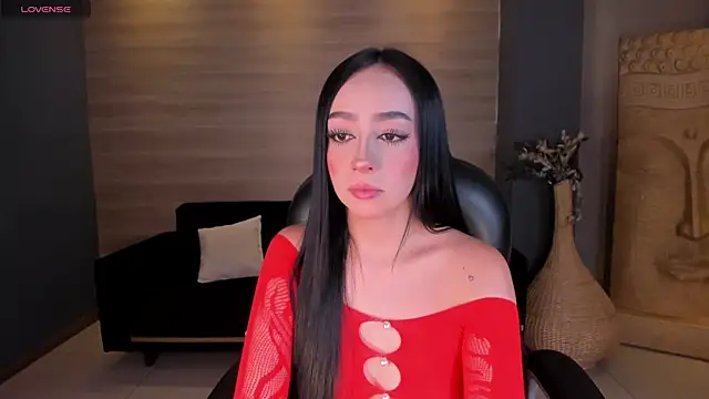 Snapshot of PaulineSanz chatting on May 26, 2026, 7:10 pm PaulineSanz online show from May 26, 2026, 7:10 pm