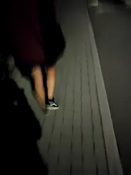 Ninileo online show from April 24, 2026, 8:33 pm