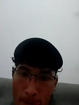 Alexsextenta online show from April 17, 2026, 2:36 am