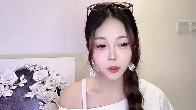 KiKi-011 online show from May 15, 2026, 7:15 am