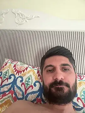 fatihbry657 online show from April 16, 2026, 11:33 am