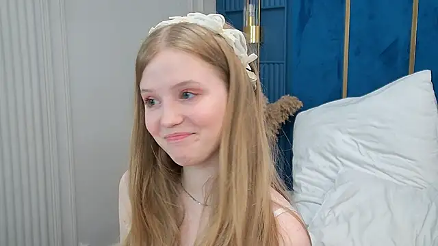LilianHowards online show from June 12, 2026, 10:58 am