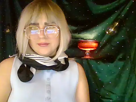 MillaNox online show from April 17, 2026, 9:18 pm