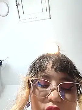BelleVivianne online show from June 9, 2026, 1:01 pm